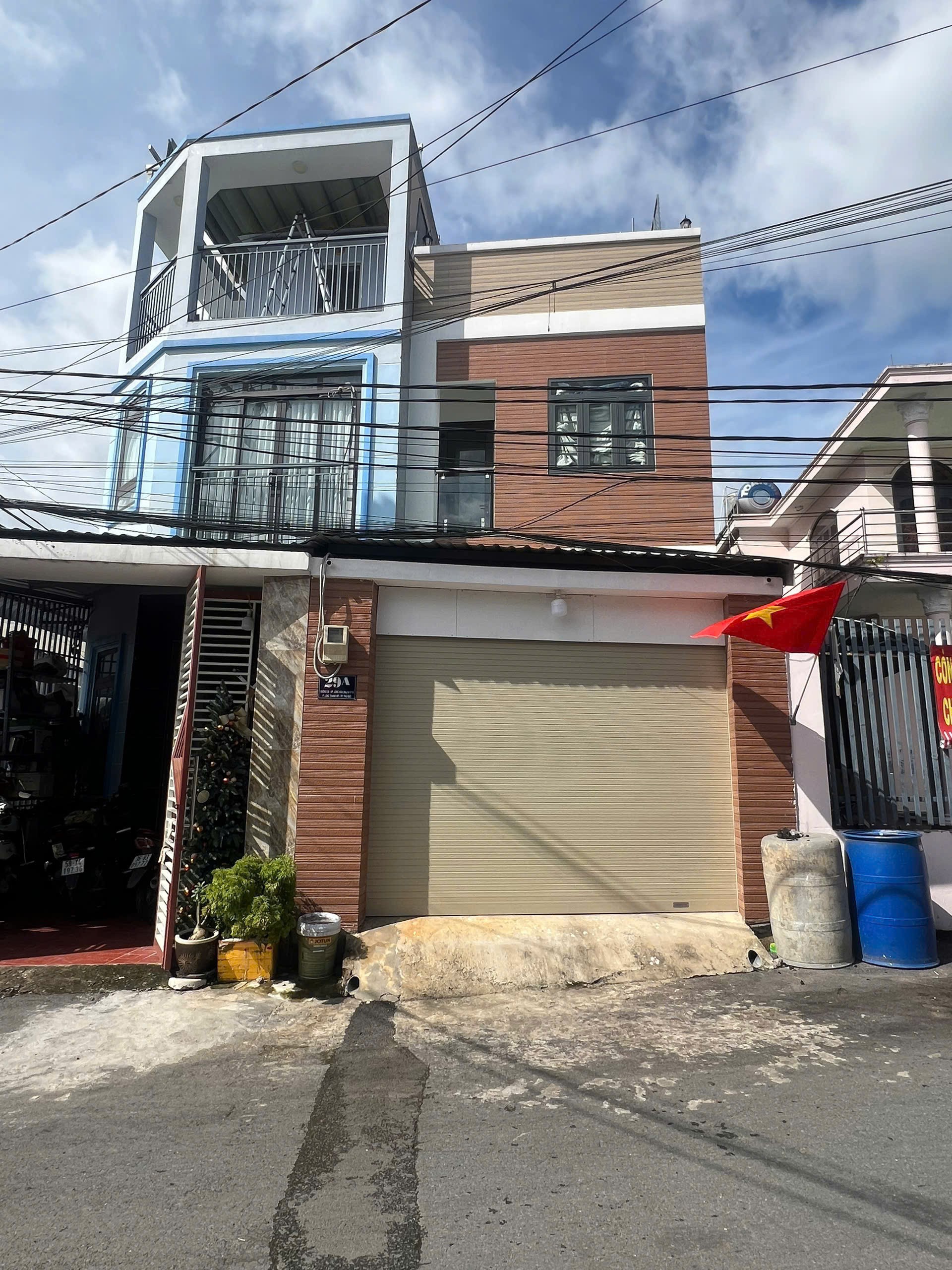 Cho thuê Nhà mặt tiền Phường Long Thạnh Mỹ, Quận 9, Diện tích 77m², Giá 011 Triệu/tháng 9
