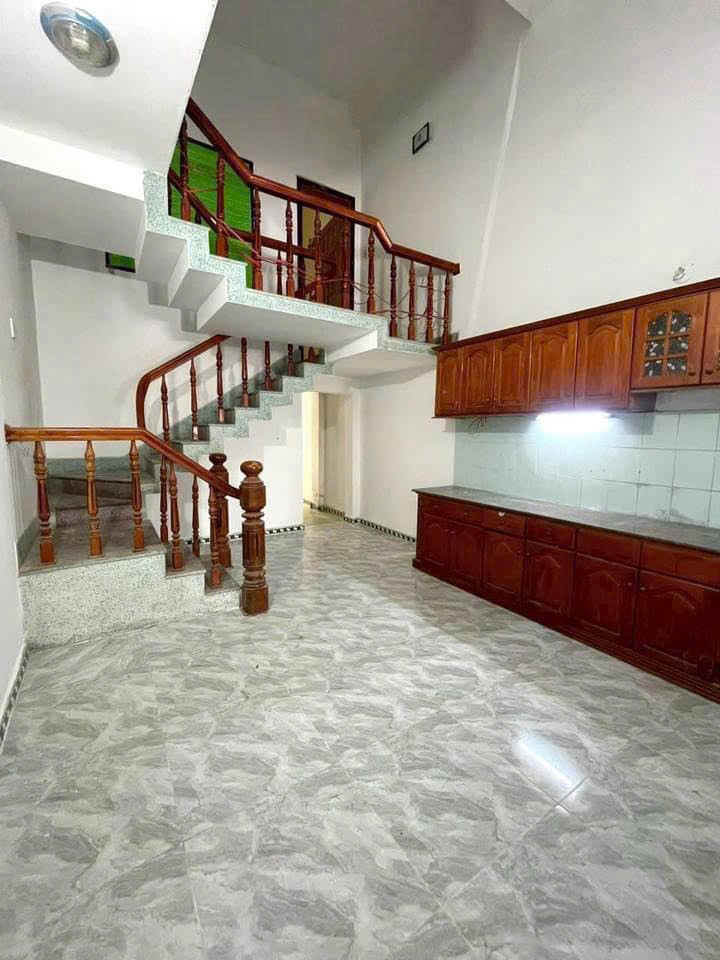 Nhà 3 tầng mái Thái mặt tiền đường Trường Sơn, Vĩnh Trường, Nha Trang sát bên chung cư PH, ra biển 4
