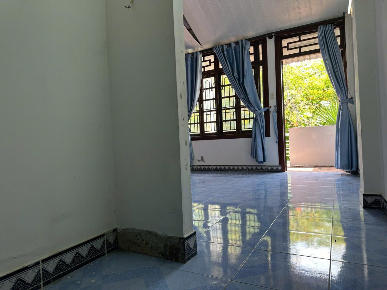 Nhà 3 tầng mái Thái mặt tiền đường Trường Sơn, Vĩnh Trường, Nha Trang sát bên chung cư PH, ra biển 5