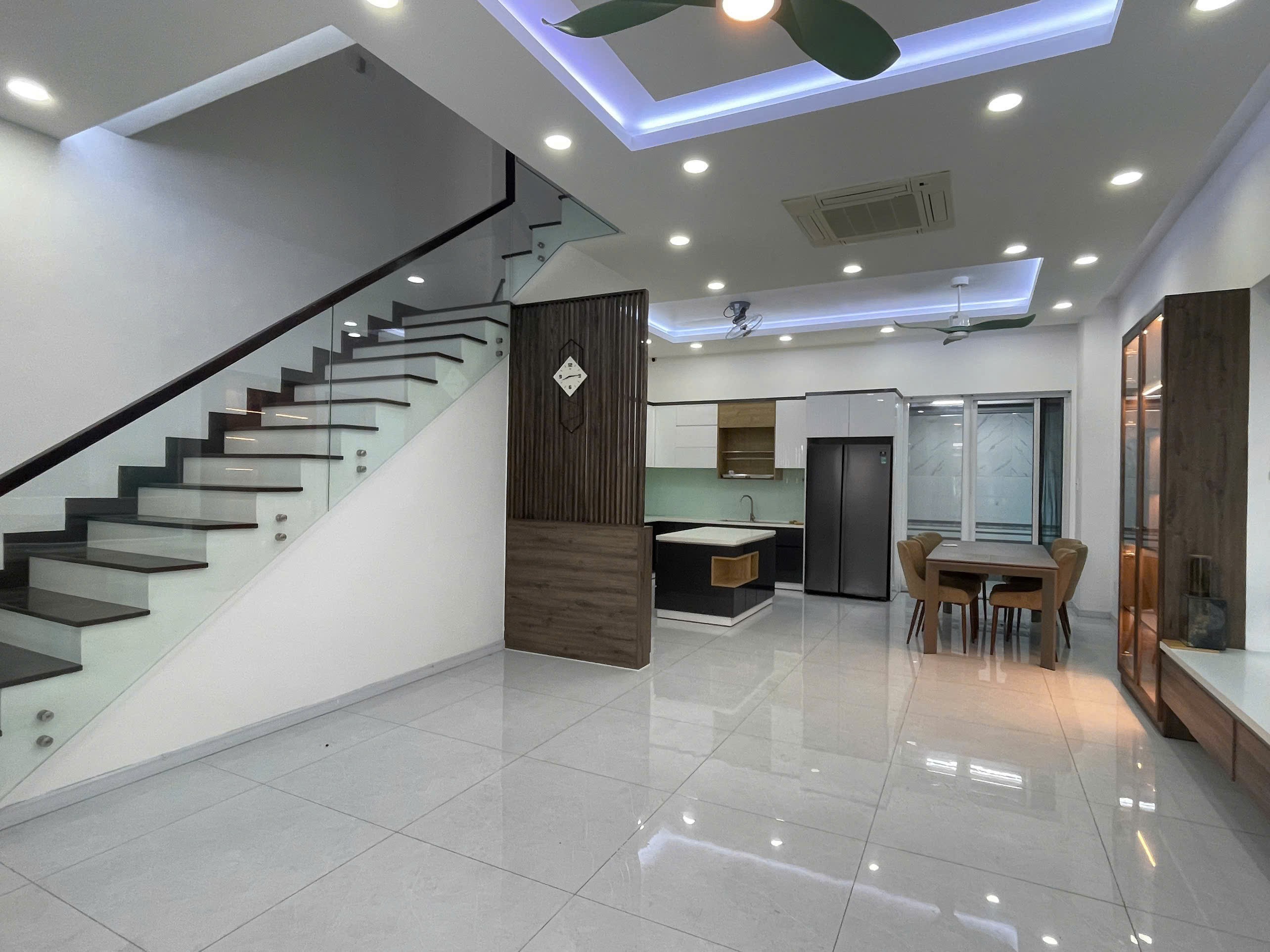 Cho thuê Biệt thự Phường Phú Hữu, Quận 9, Diện tích 145m², Giá 025 Triệu/tháng 9