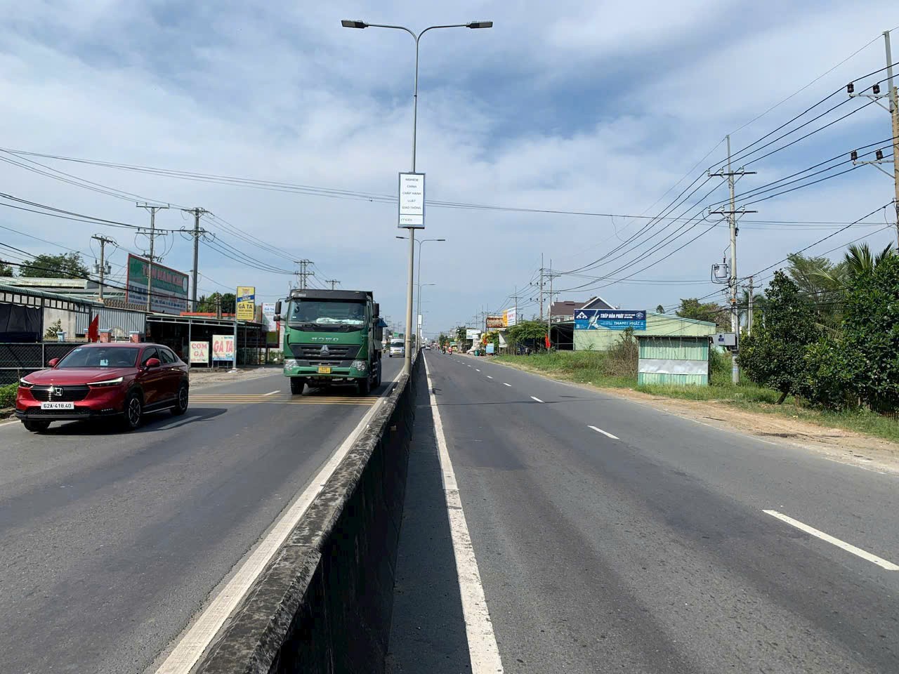 3273m2 đất mặt tiền ĐT 824 xã Lương Hòa, Bến Lức, Long An giá 35 tỷ 2