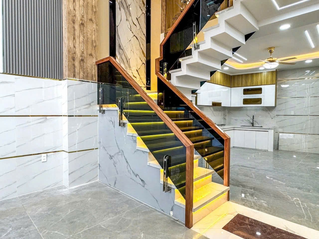 Nhà hẻm Mã Lò, Bình Trị Đông A dt 50m2 3 lầu 4pn 5wc giá 7,2 tỷ 9