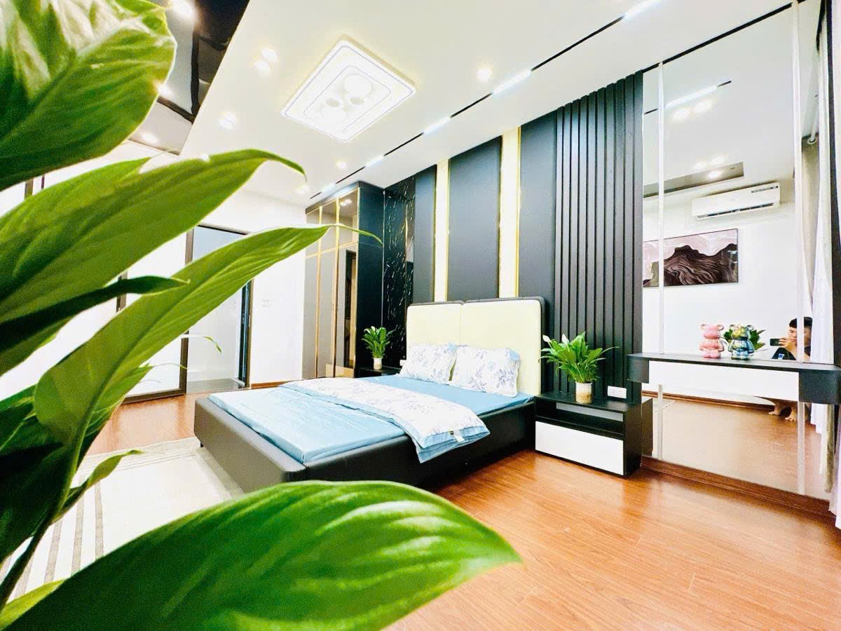 Khương Trung cần bán nhà 35m 3 phòng ngủ tặng full nội thất, 02 thoáng cách ô tô 5m 2