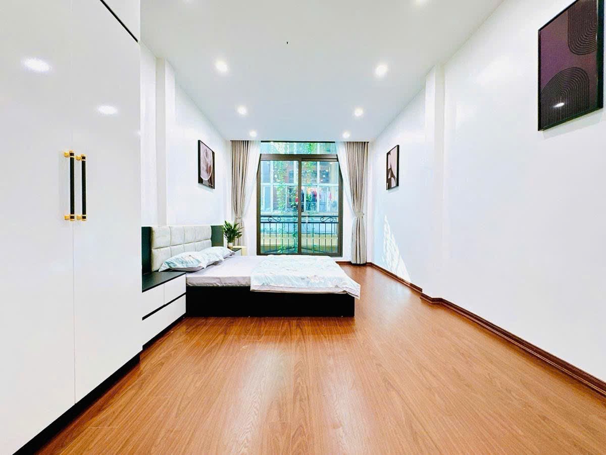 Khương Trung cần bán nhà 35m 3 phòng ngủ tặng full nội thất, 02 thoáng cách ô tô 5m 5