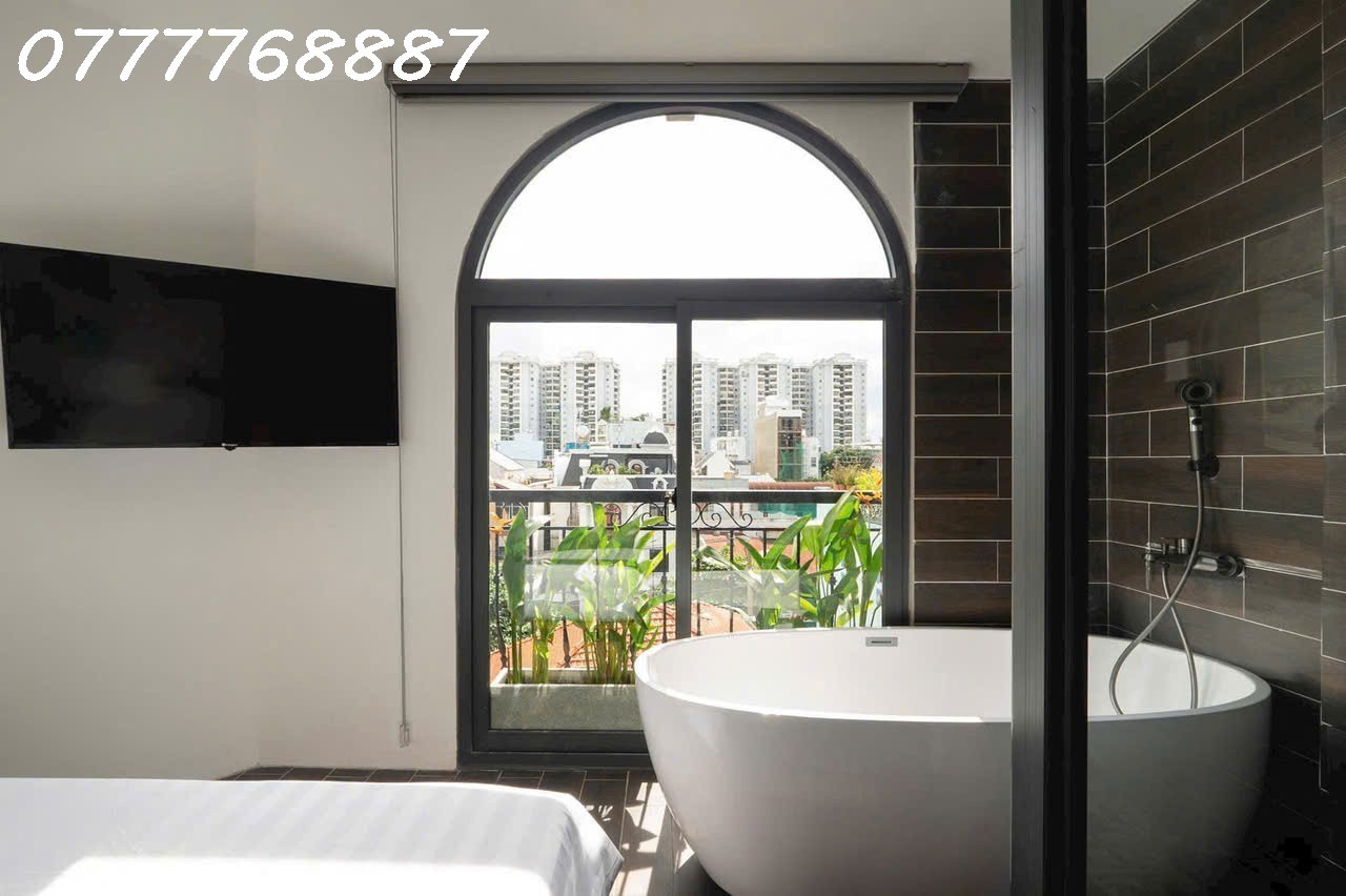 Bán khách sạn góc 2MT siêu đẹp, mới 100% dòng tiền tốt 140tr/ tháng 3
