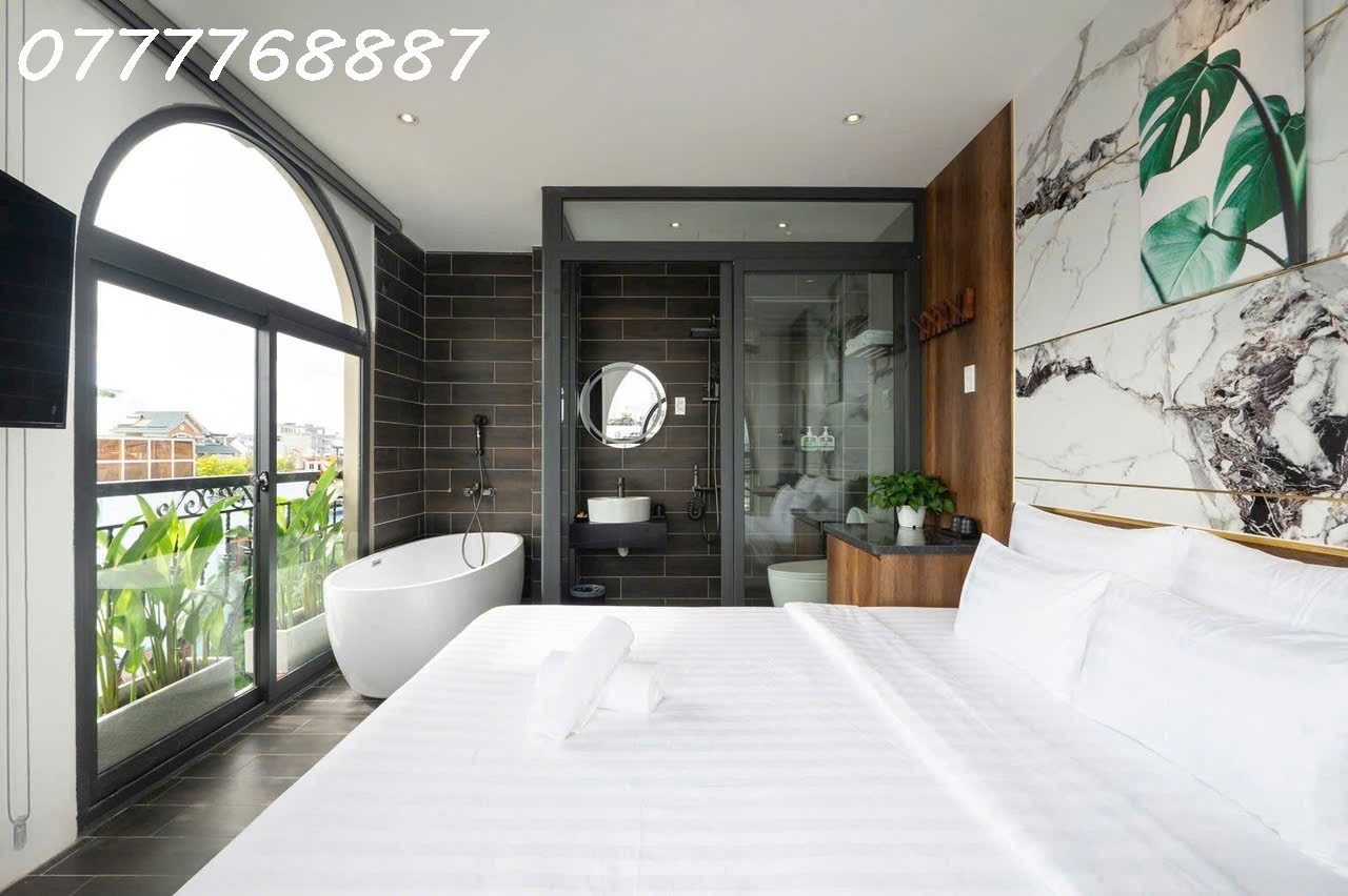 Bán khách sạn góc 2MT siêu đẹp, mới 100% dòng tiền tốt 140tr/ tháng 2