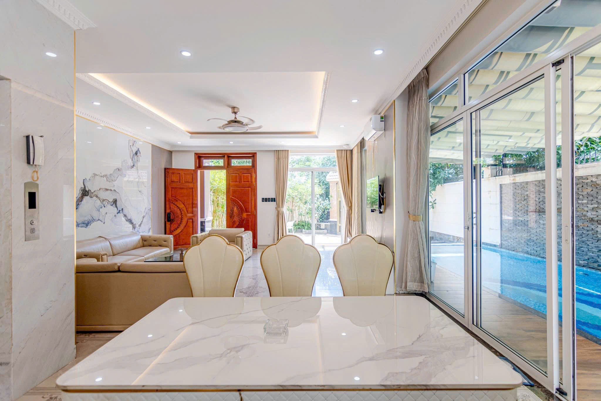 Cho thuê Biệt thự Quận 9, Hồ Chí Minh, Diện tích 200m², Giá Thương lượng