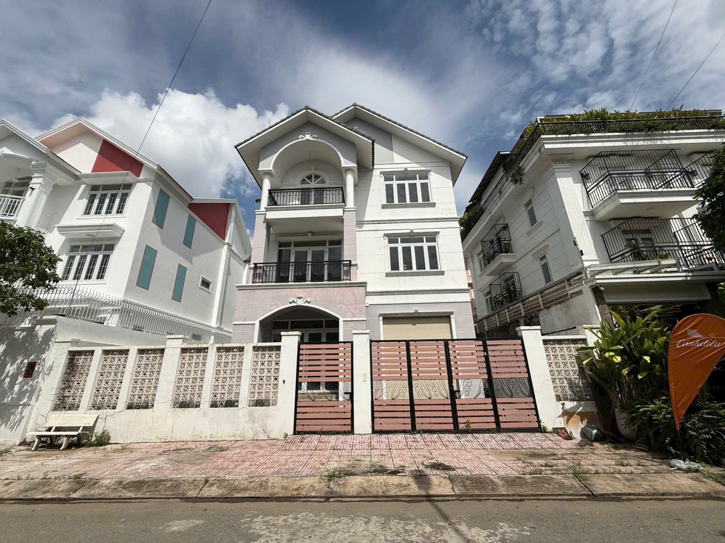 Cần bán Biệt thự Phường Phú Hữu, Quận 9, Diện tích 270m², Giá 27 Tỷ 6