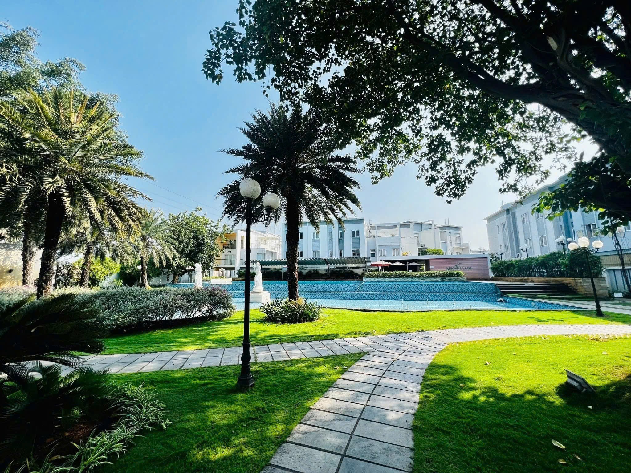 Cần bán Nhà mặt tiền Phường Phú Hữu, Quận 9, Diện tích 293m², Giá 39 Tỷ 6