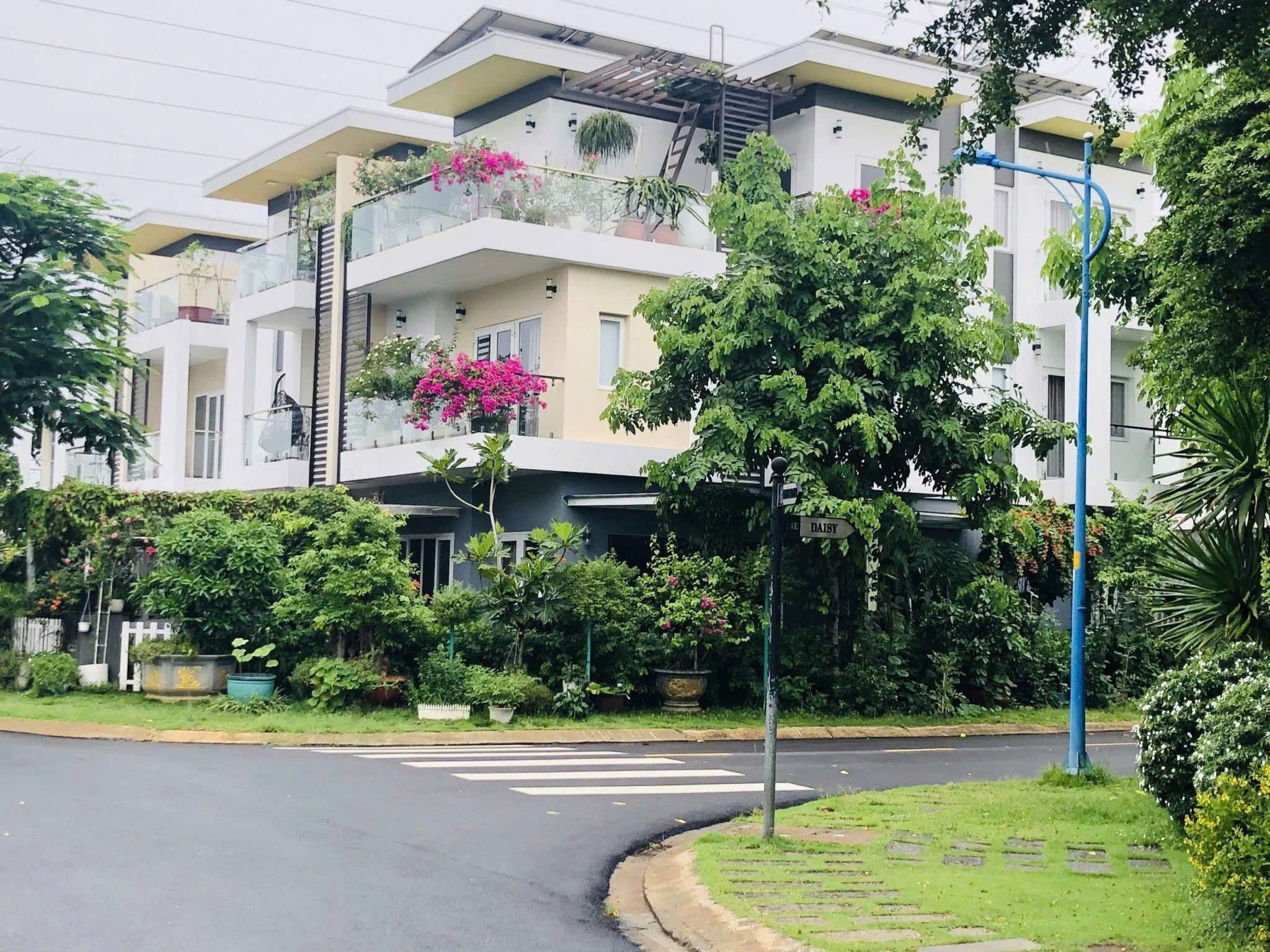 Cần bán Nhà mặt tiền Phường Phú Hữu, Quận 9, Diện tích 293m², Giá 39 Tỷ 3
