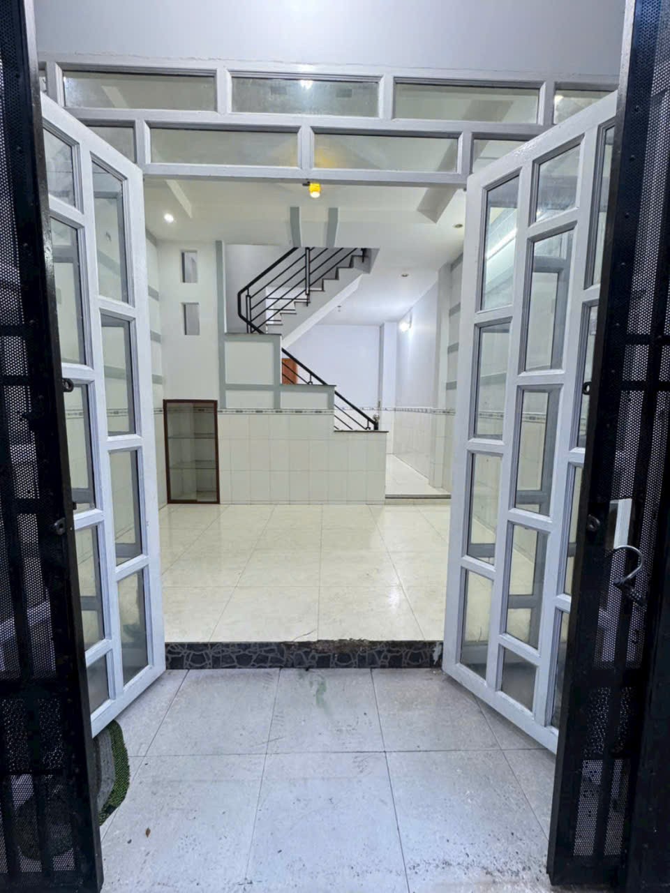 Nhà hẻm Liên Khu 5-6, Bình Hưng Hòa B dt 36m2 3 lầu 4pn 3wc giá 3,5 tỷ 2