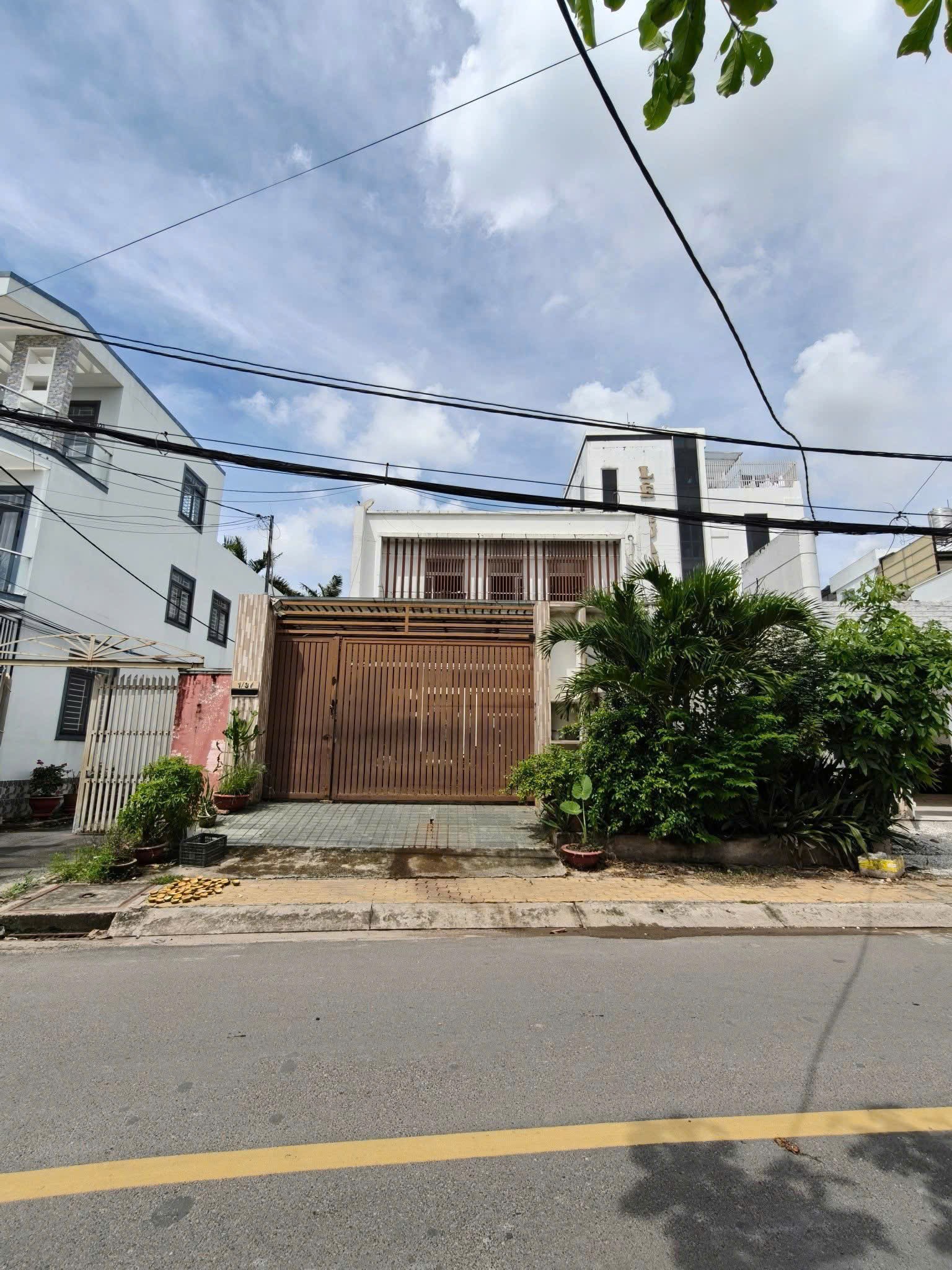 QUÁ RẺ – BIỆT THỰ (10x37) MẶT TIỀN ẤP ĐÌNH, TÂN XUÂN, HÓC MÔN 2