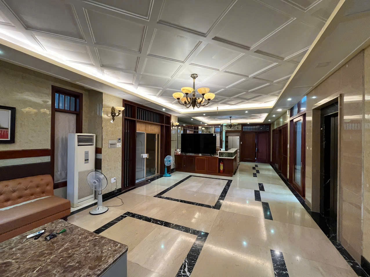 Cho thuê Biệt thự Phường Tân Phong, Quận 7, Diện tích 228m², Giá Thương lượng 4