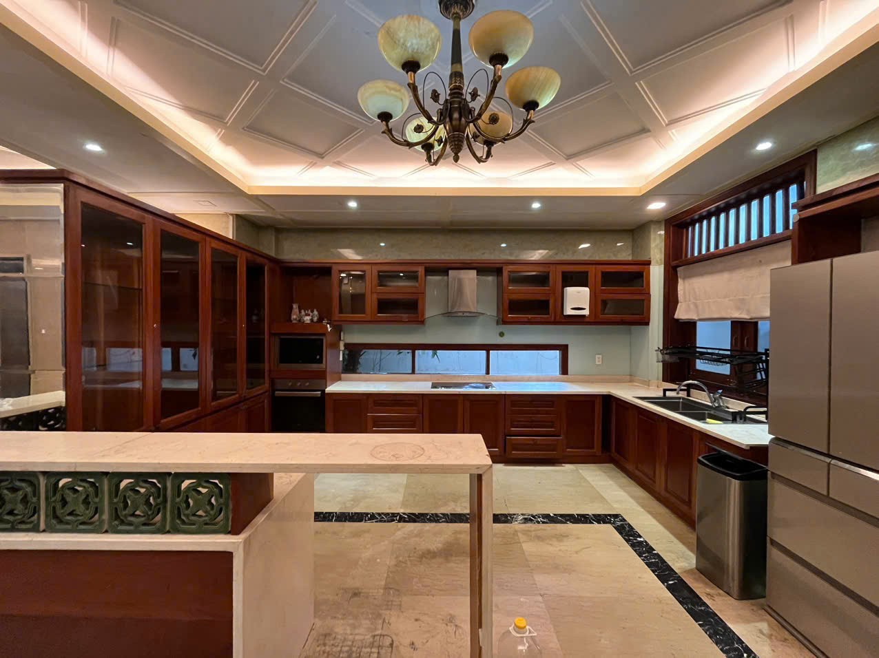 Cho thuê Biệt thự Phường Tân Phong, Quận 7, Diện tích 228m², Giá Thương lượng 3