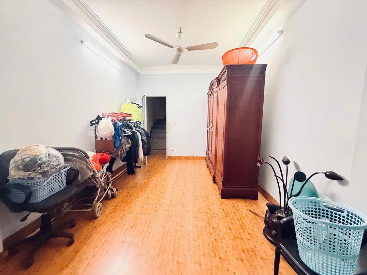 Bán nhà Hào Nam - 34m 5 tầng, lô góc ngõ thông gần phố 8,25 tỷ 2