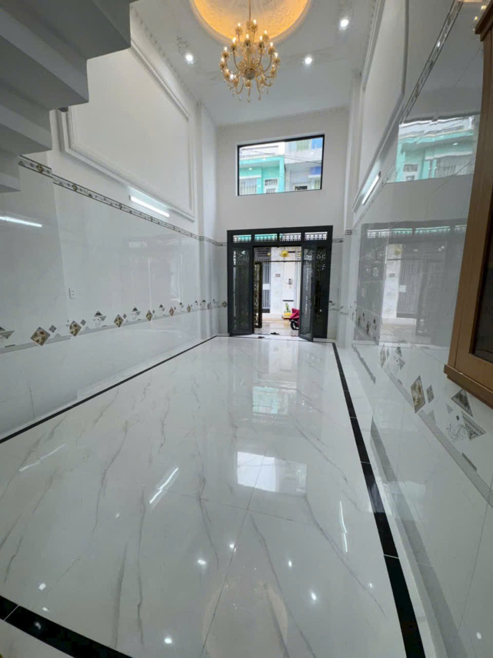 Nhà tân cổ điển 1/ Hương Lộ 2, Bình Trị Đông dt 68m2 3 lầu 5pn 5wc giá 7,3 tỷ 6