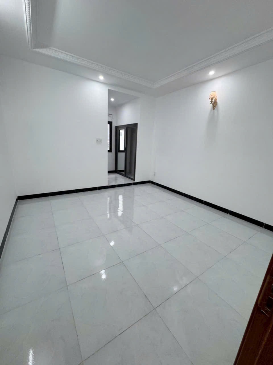 Nhà tân cổ điển 1/ Hương Lộ 2, Bình Trị Đông dt 68m2 3 lầu 5pn 5wc giá 7,3 tỷ 9
