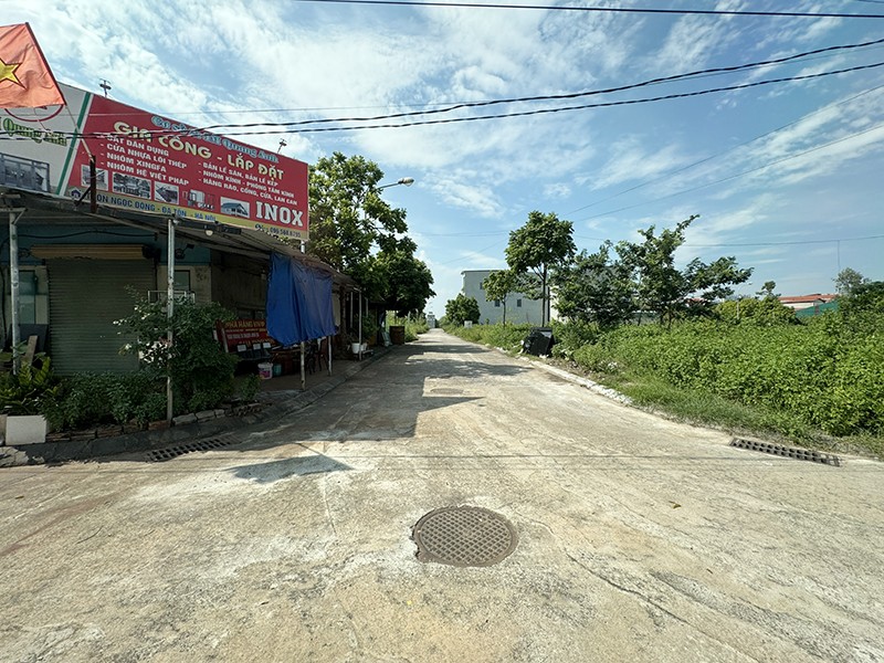 HOT! 80m2 Đất TĐC Ngọc Động, View Vườn Hoa. Cạnh đại dự án Vin Safari, đường rộng 12m, vỉa hè 3