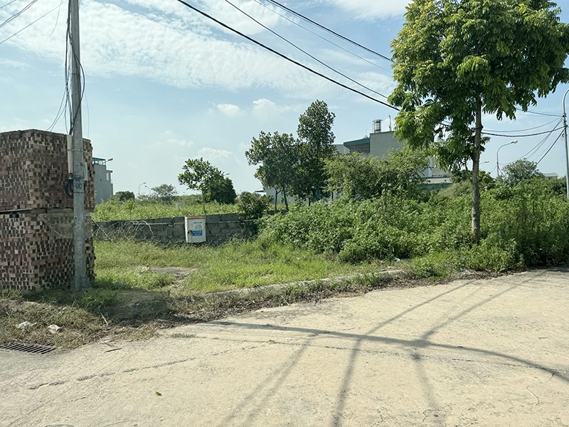 HOT! 80m2 Đất TĐC Ngọc Động, View Vườn Hoa. Cạnh đại dự án Vin Safari, đường rộng 12m, vỉa hè 6