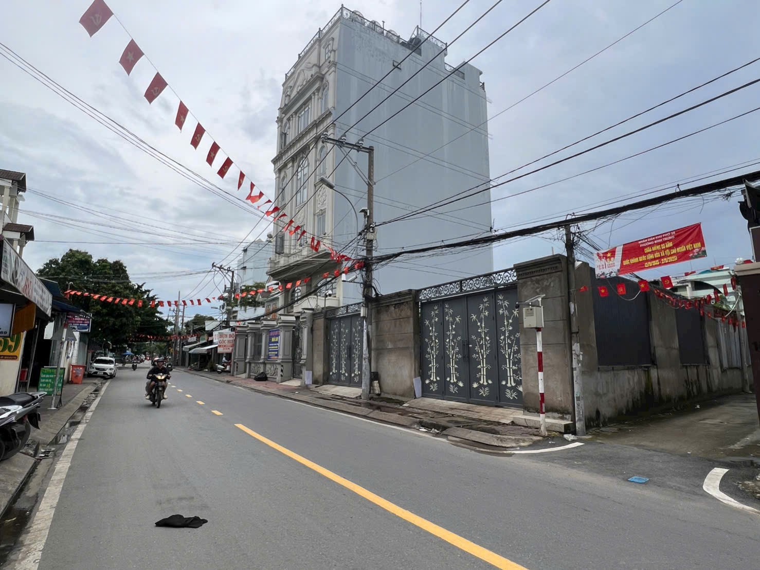 Cho thuê Đất Phường Bình Trưng Đông, Quận 2, Diện tích 800m², Giá 060 Triệu/tháng