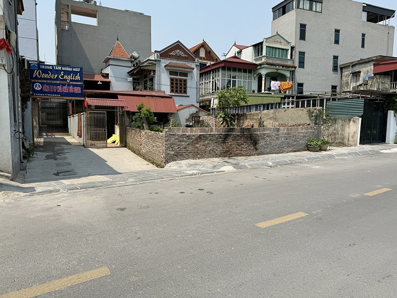 Cần bán 58,4m2 khổ đất đẹp, nở hậu, mặt đường Đê Vàng - Phúc Lợi. Ô tô tránh đỗ, view sông 2