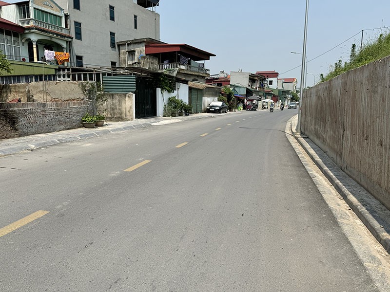Cần bán 58,4m2 khổ đất đẹp, nở hậu, mặt đường Đê Vàng - Phúc Lợi. Ô tô tránh đỗ, view sông 3
