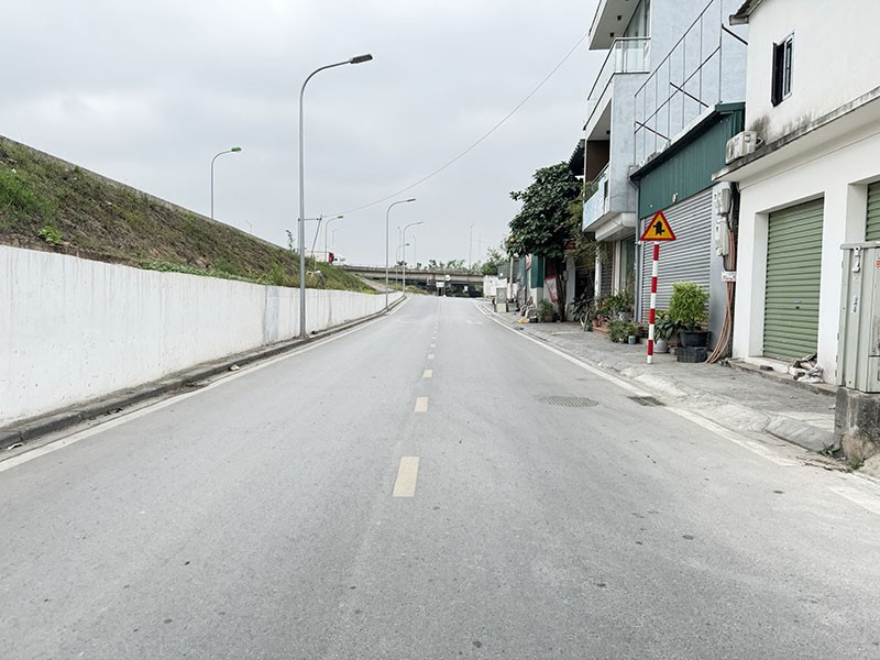 Cần bán 58,4m2 khổ đất đẹp, nở hậu, mặt đường Đê Vàng - Phúc Lợi. Ô tô tránh đỗ, view sông 5