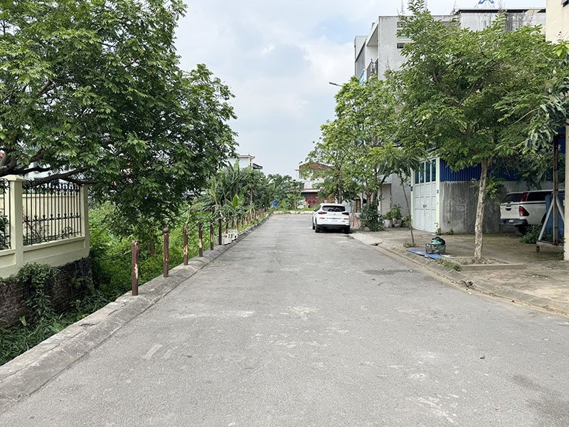 Bán đất 60m2 TĐC Đông Dư, Xã Bát Tràng - Gần trung tâm, đường 13m, an ninh tốt, tiện ích 3