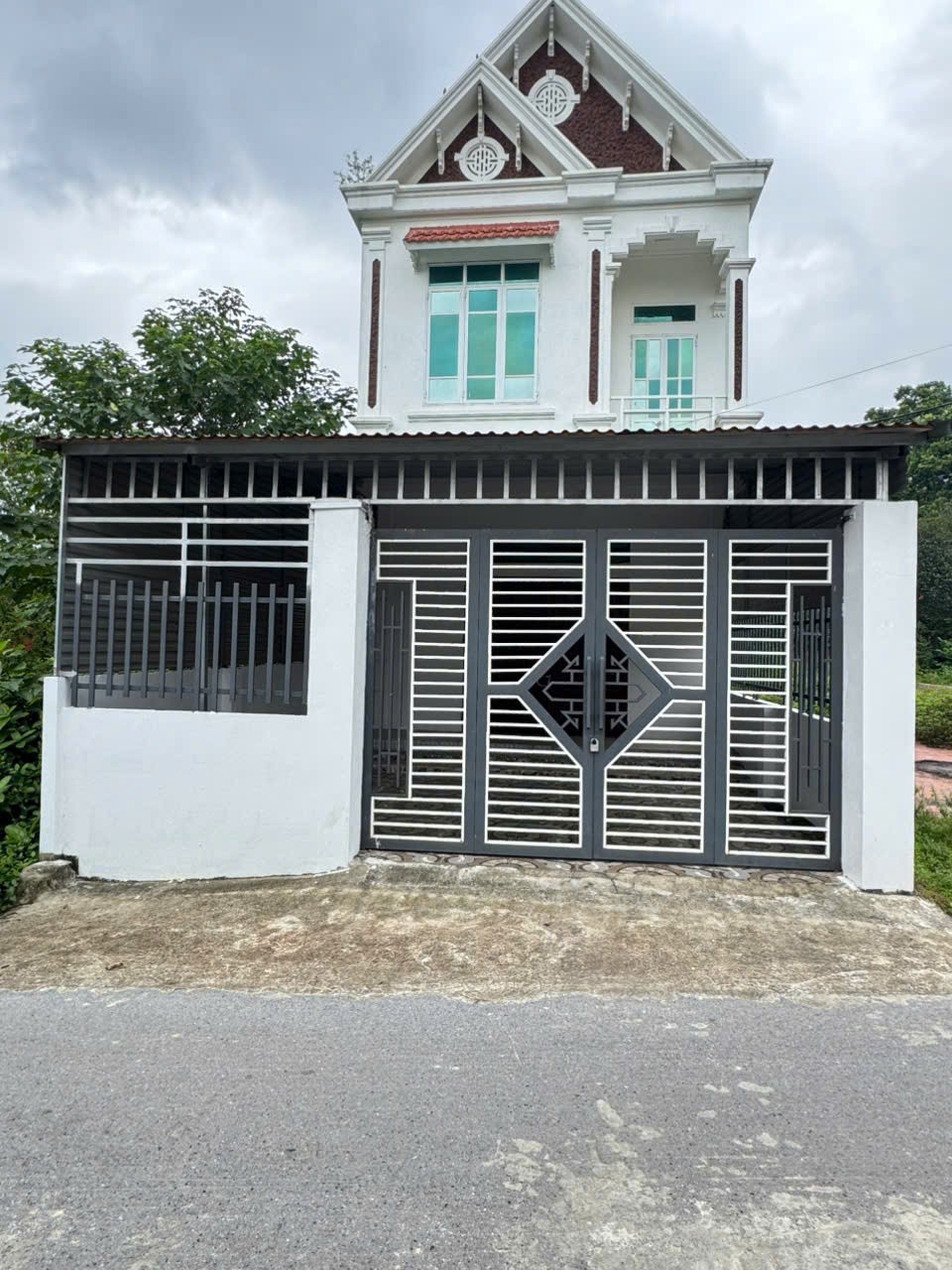 Bán nhà 2 tầng Bảo Phác, Tam Đảo, Phú Thọ. Nhà đẹp long lanh, đường nhựa, ô tô đỗ