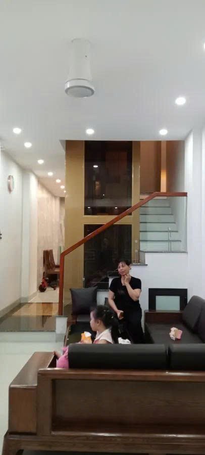 BÁN NHÀ NGÔ QUYỀN - HÀ ĐÔNG 48M X 5 TẦNG , MT 3.5M GIÁ 11.X TỶ - NHÀ ĐẸP - THANG MÁY ÊM RU - NGÕ Ô 3
