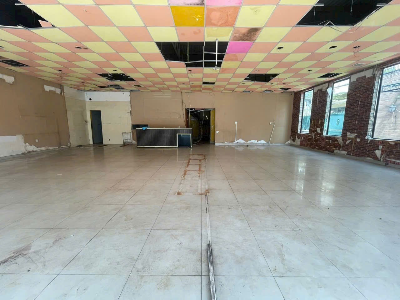 Cho thuê Nhà mặt tiền Phường Hiệp Phú, Quận 9, Diện tích 180m², Giá Thương lượng
