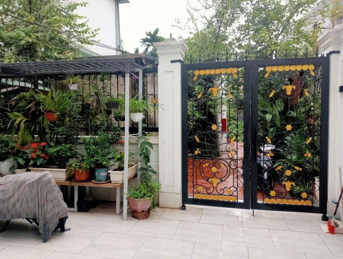 LONG BIÊN BÁN BIỆT THỰ MINI SÂN VƯỜN - VỊ TRÍ TRUNG TÂM - 3 THOÁNG