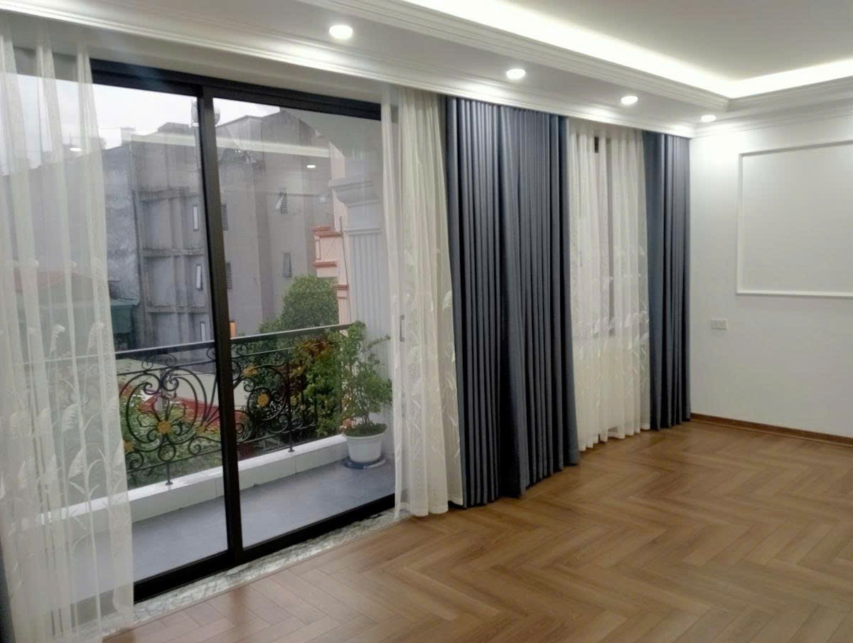 LONG BIÊN BÁN BIỆT THỰ MINI SÂN VƯỜN - VỊ TRÍ TRUNG TÂM - 3 THOÁNG 3