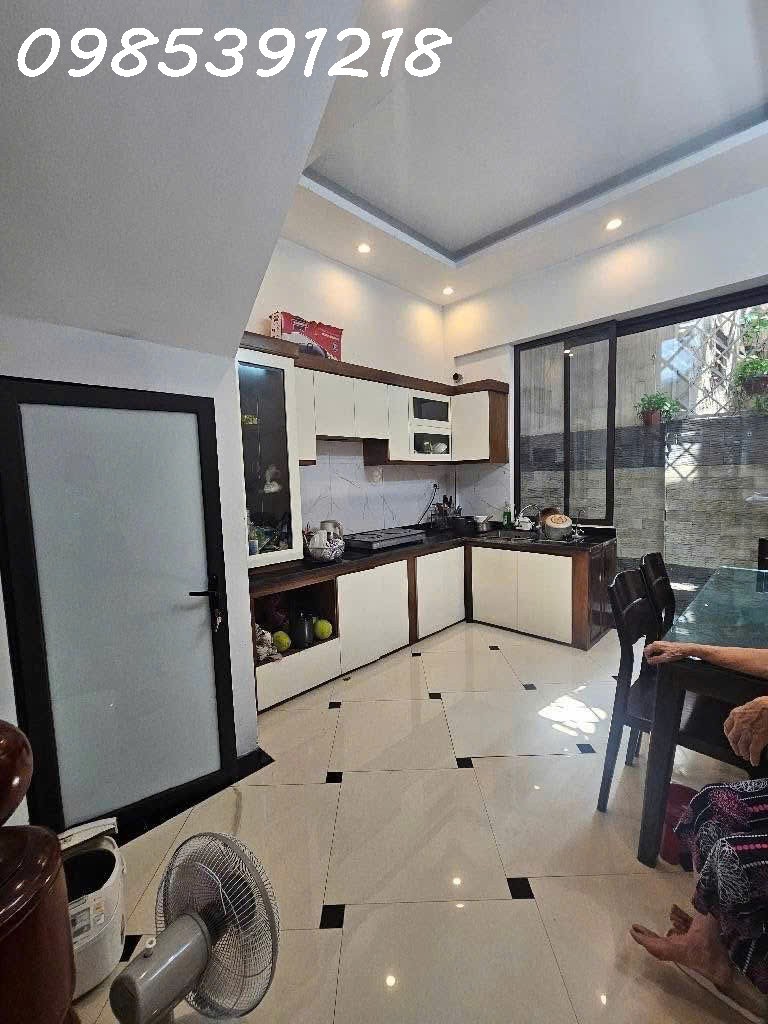 10M RA ĐƯỜNG BỜ SÔNG- TRƯƠNG ĐỊNH- 40M2- 5T- 10.85TỶ NGÕ 3 GÁC TO THÊNH THANG 3
