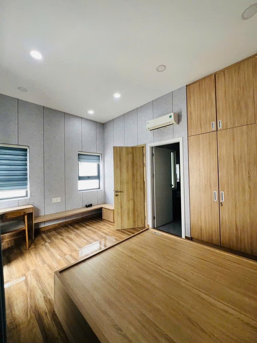 Cần bán Nhà mặt tiền Phường Phú Hữu, Quận 9, Diện tích 100m², Giá 18 Triệu/tháng 2