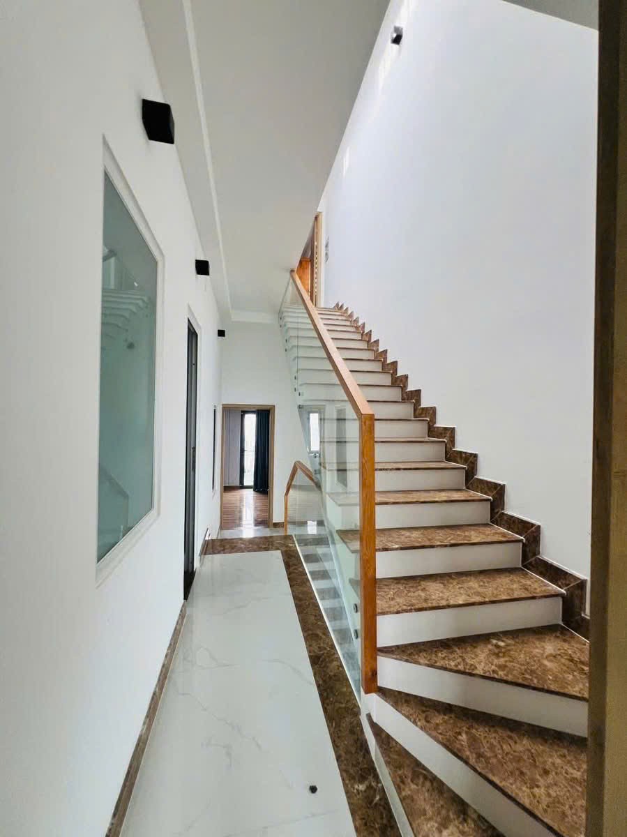 Cần bán Nhà mặt tiền Phường Phú Hữu, Quận 9, Diện tích 100m², Giá 18 Triệu/tháng 10