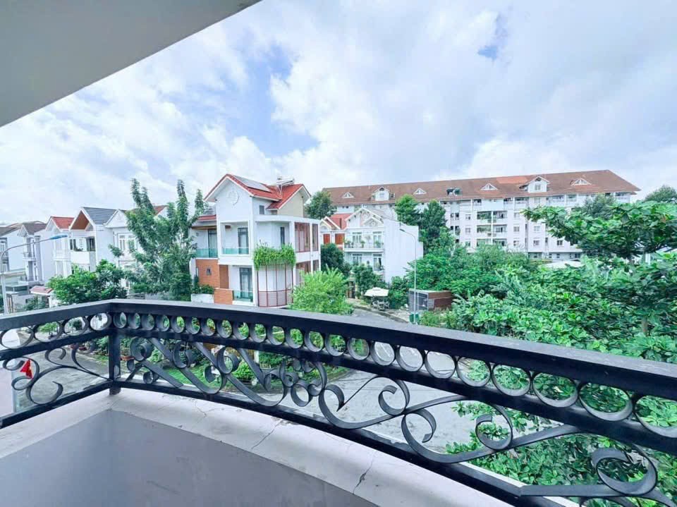 Cho thuê Nhà mặt tiền Phường Phước Long B, Quận 9, Diện tích 100m², Giá 25 Triệu/tháng