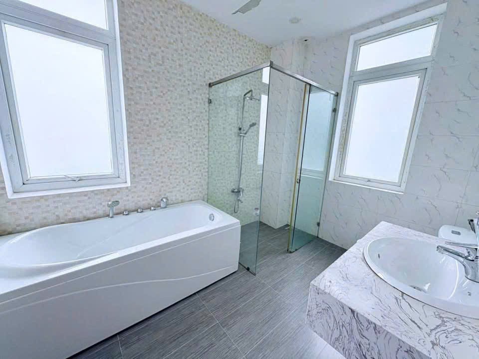 Cho thuê Nhà mặt tiền Phường Phước Long B, Quận 9, Diện tích 100m², Giá 25 Triệu/tháng 7