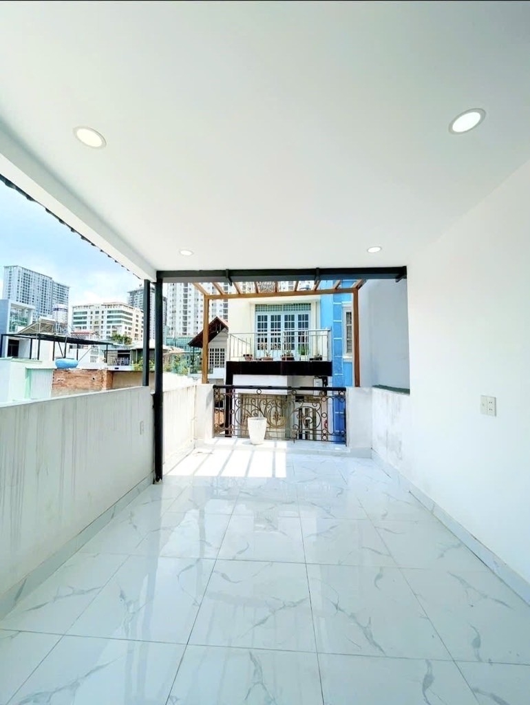 BÁN NHÀ ĐƯỜNG ĐOÀN VĂN BƠ- CÁCH VÀI CĂN RA GẶP XE HƠI- KẾ BÊN VĨNH KHÁNH THÔNG RA HOÀNG DIỆU- 5