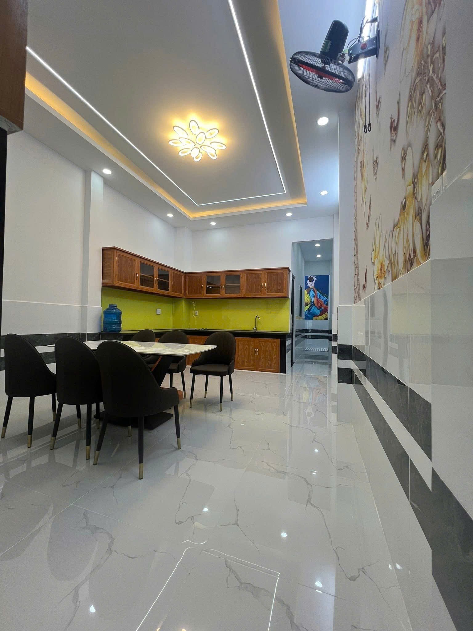 NHÀ 3 TẦNG (4x22) HẺM XE HƠI 5M CÁCH MT LÊ THỊ RIÊNG, THỚI AN, Q.12 5