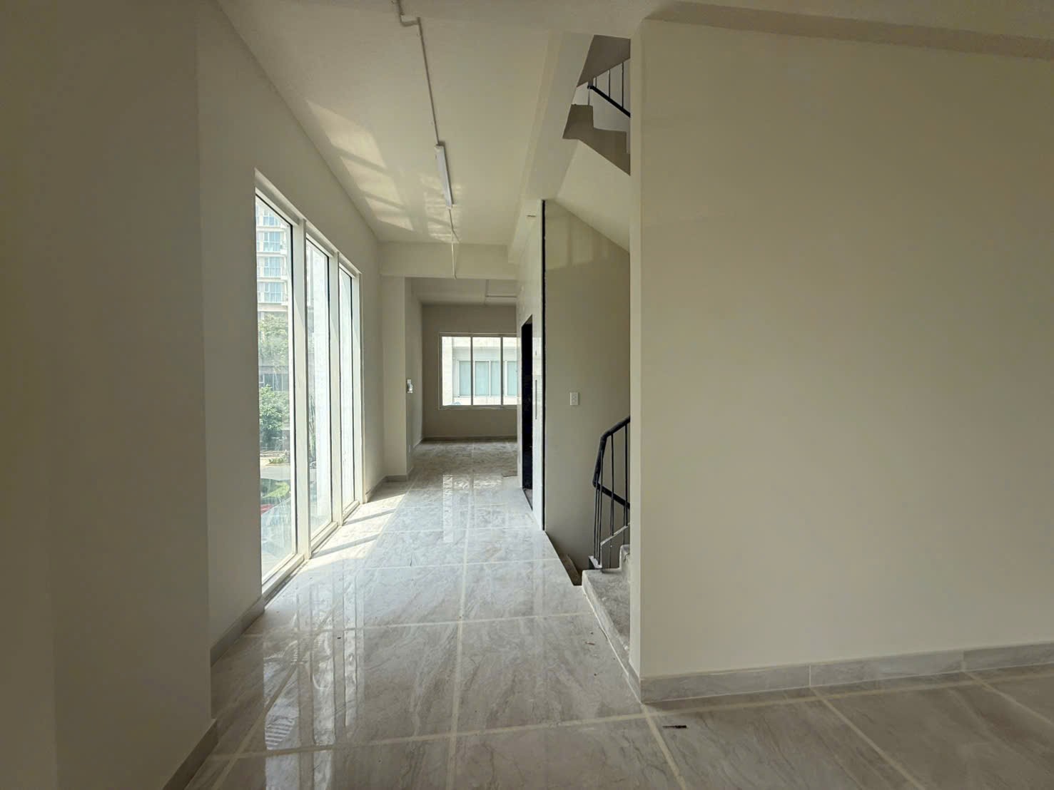 Cho thuê Nhà mặt tiền Phường Thủ Thiêm, Quận 2, Diện tích 90m², Giá Thương lượng 3