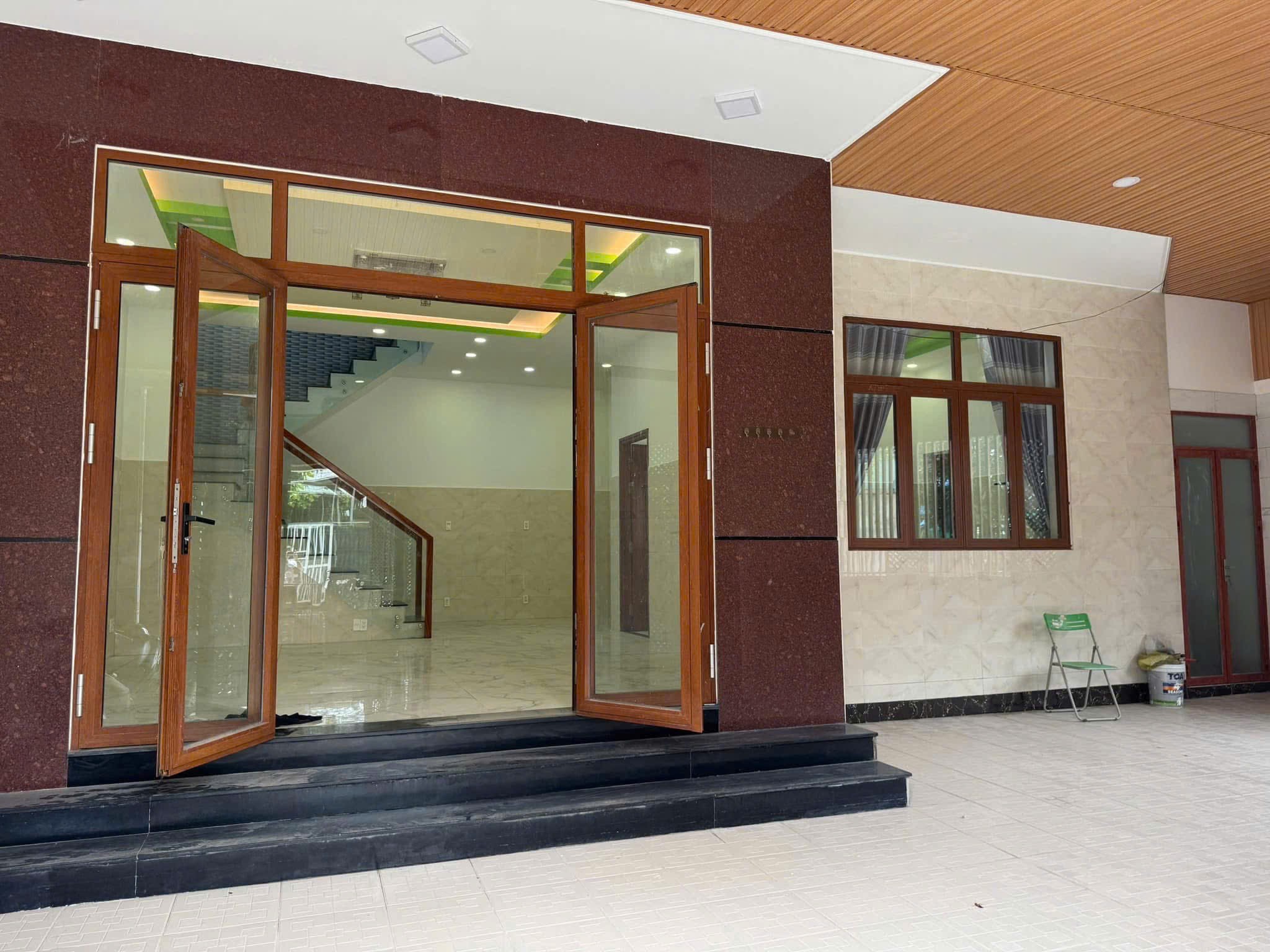 Cần bán Nhà mặt tiền Phường Long Trường, Quận 9, Diện tích 93m², Giá 10.5 Tỷ 2