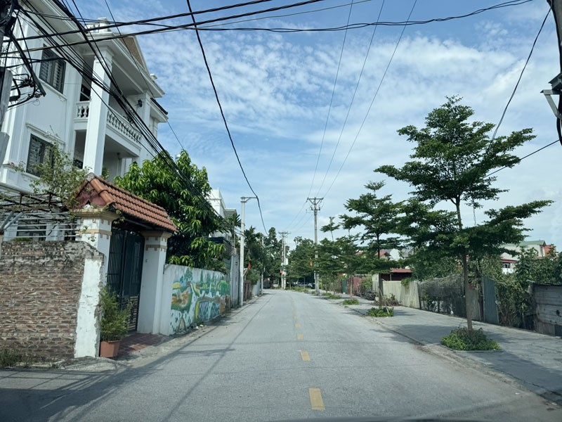 Cần bán 73m2 nhà cấp 4 mặt chính đi vào TĐC Ngọc Động. View hồ, đường ô tô tránh đỗ 4
