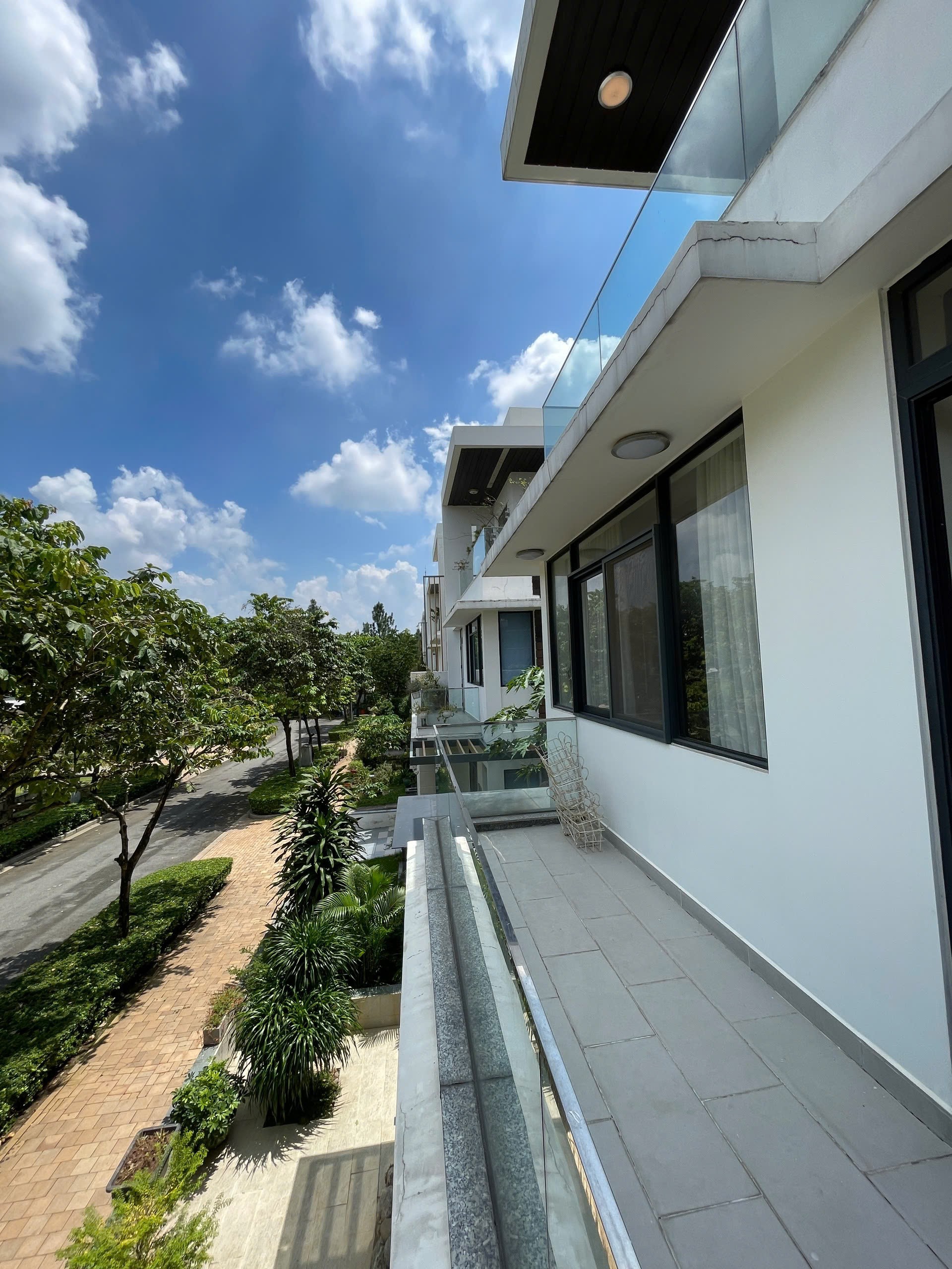Cần bán Nhà mặt tiền Phường Phú Hữu, Quận 9, Diện tích 175m², Giá 25.5 Tỷ 3