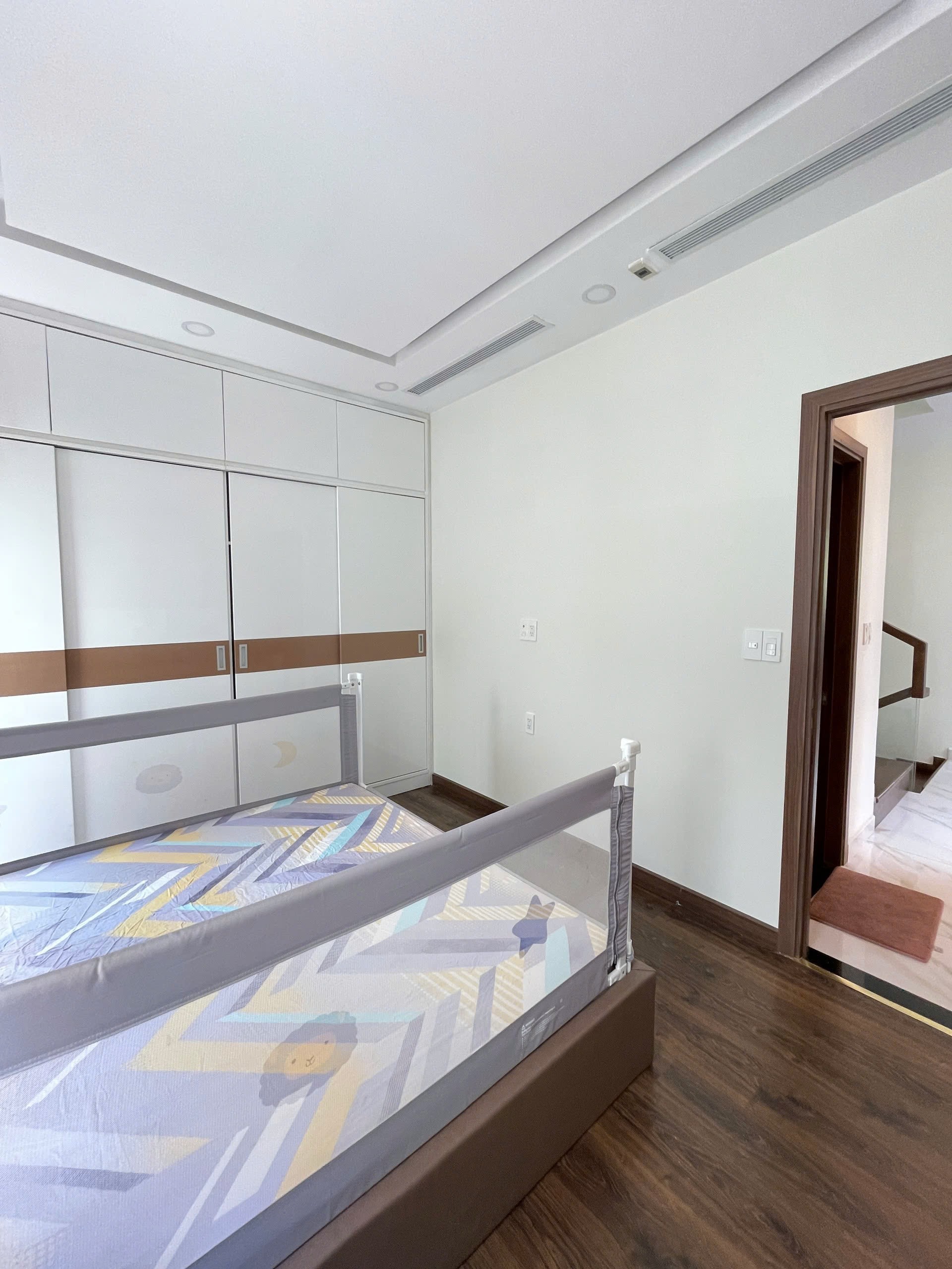 Cần bán Nhà mặt tiền Phường Phú Hữu, Quận 9, Diện tích 175m², Giá 25.5 Tỷ 8