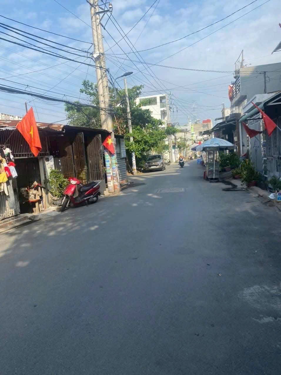 NHÀ XƯỞNG (10x23) MT HẺM 8M TÂN THỚI HIỆP 21, Q.12 - GIÁ GIẢM SỐC 2