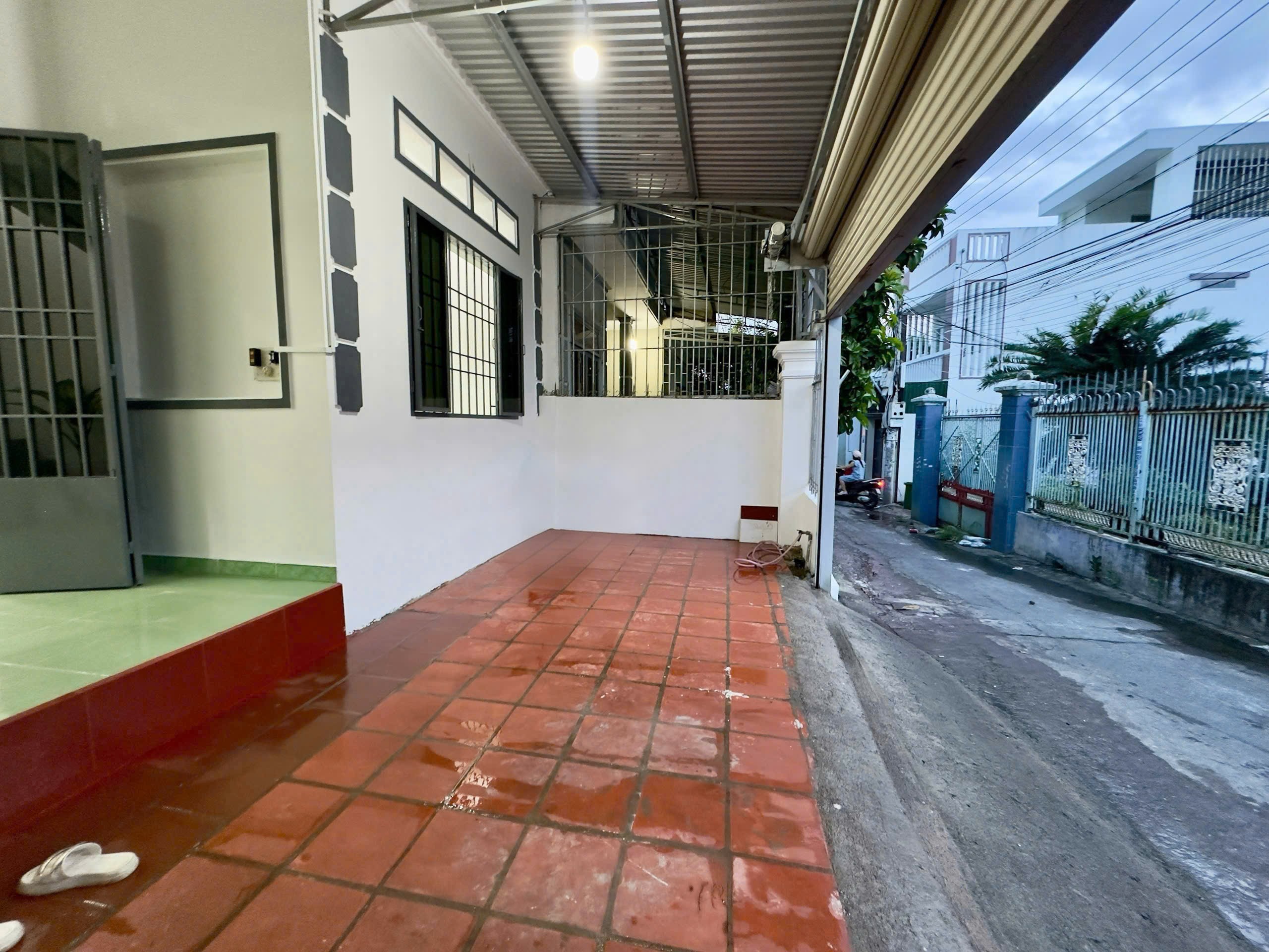 BÁN NHÀ GẦN BIỂN NGANG 7m ĐƯỜNG OTO QUAY ĐẦU TẠI BẮC NHA TRANG9+ 2
