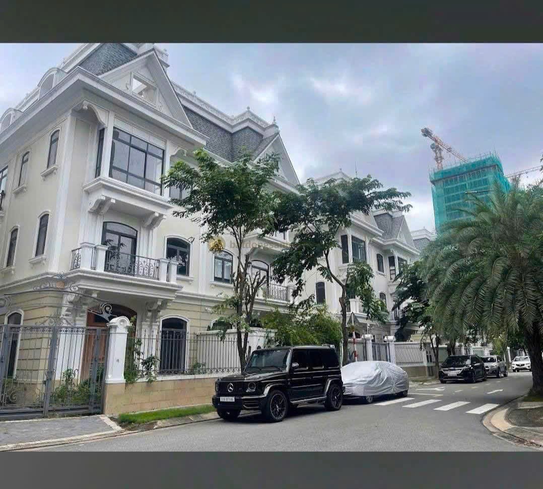 Cần bán Biệt thự Quận 2, Hồ Chí Minh, Diện tích 200m², Giá 44 Tỷ 2