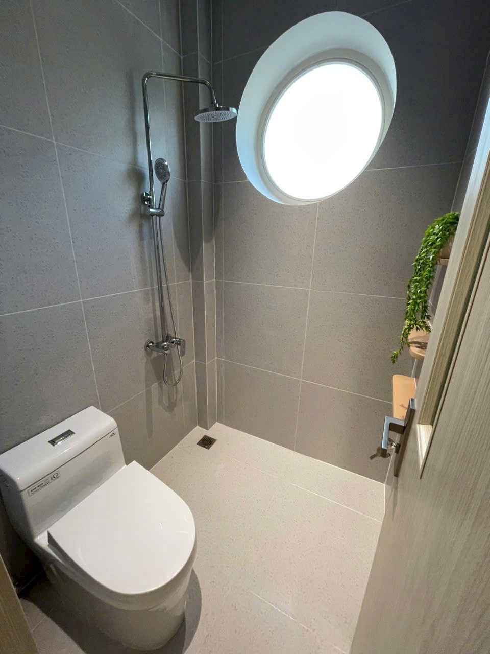 Nhà mới xây Hương Lộ 2, Bình trị Đông A dt 61m2 2 lầu 5pn 5wc giá 6,48 tỷ 6