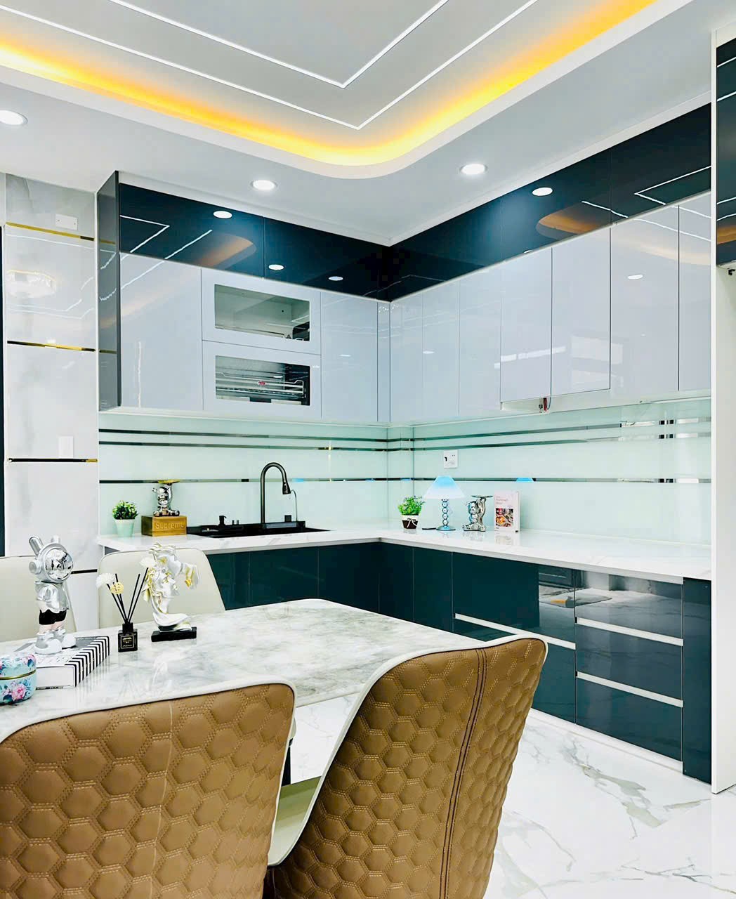 Siêu phẩm nhà phố KDC Mã Lò, Bình Trị Đông dt 66m2 3 lầu 5pn 5wc giá 8,2 tỷ 9